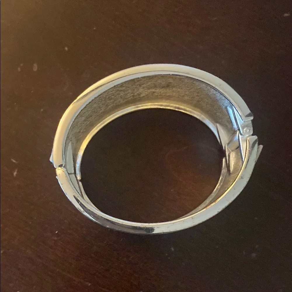 N/A bracelet wearable